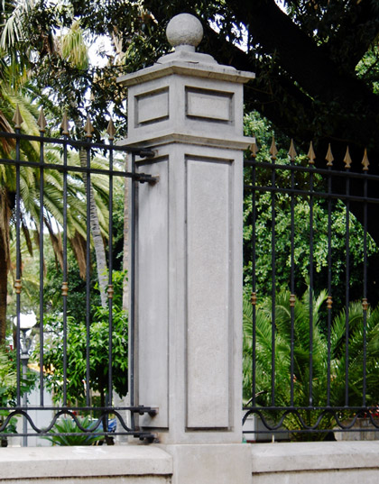 Pilastro per recinzioni e cancello